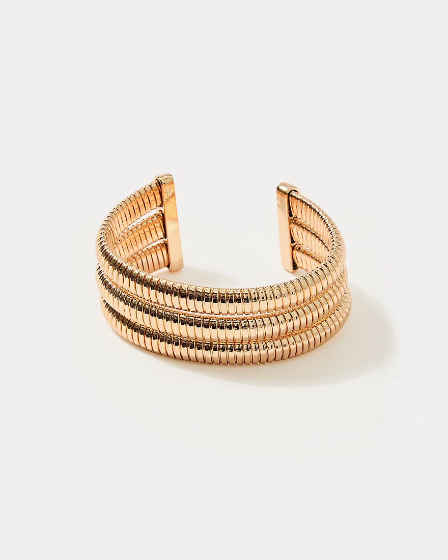 Chevs Kiss Cuff Bracelet - Gold Metallic
