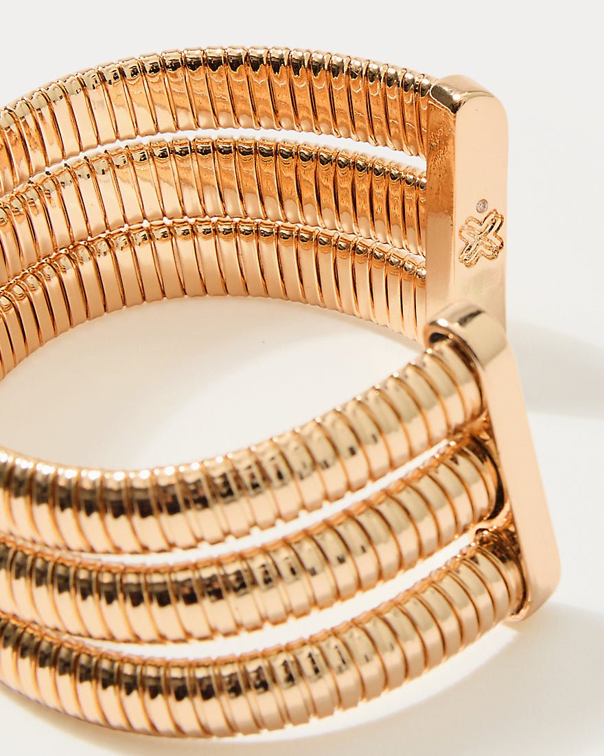 Chevs Kiss Cuff Bracelet - Gold Metallic