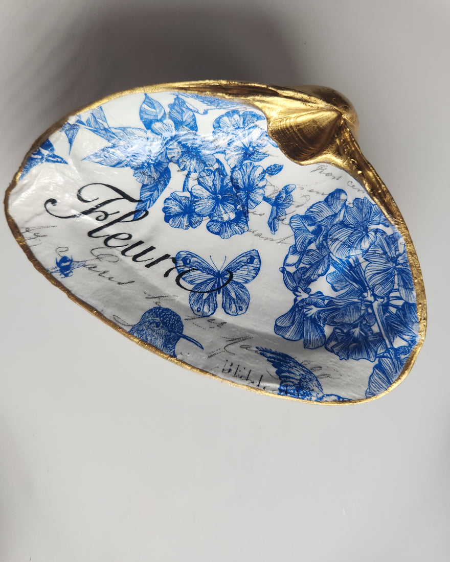 Decoupage Seashell Clam - Indigo Meadow