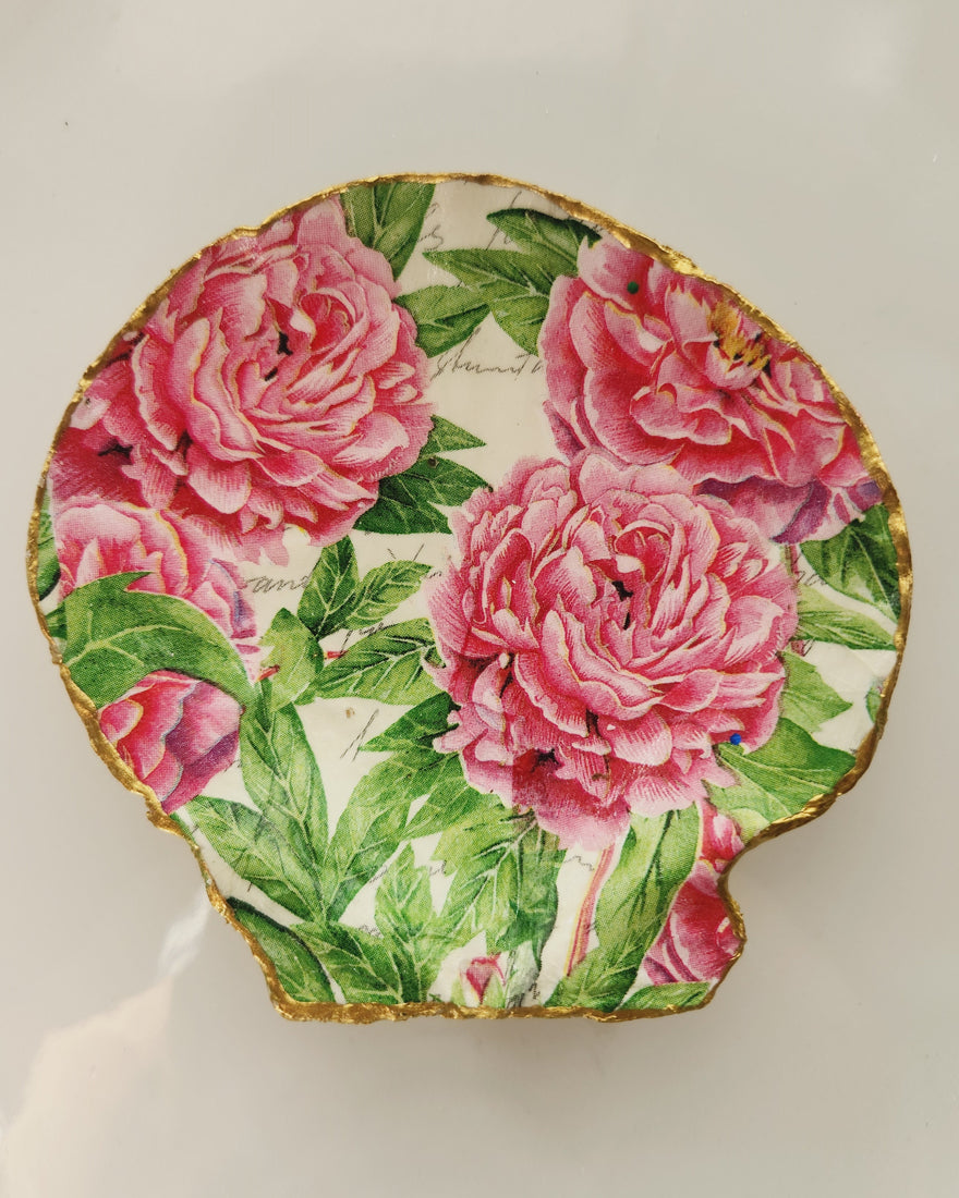 Decoupage Seashell Scallop - Peonies