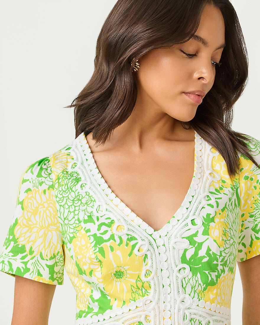 Lilly Pulitzer - Evita Short Sleeve Stretch Shift Dress - Crocodile Green Mumbo Jumbo