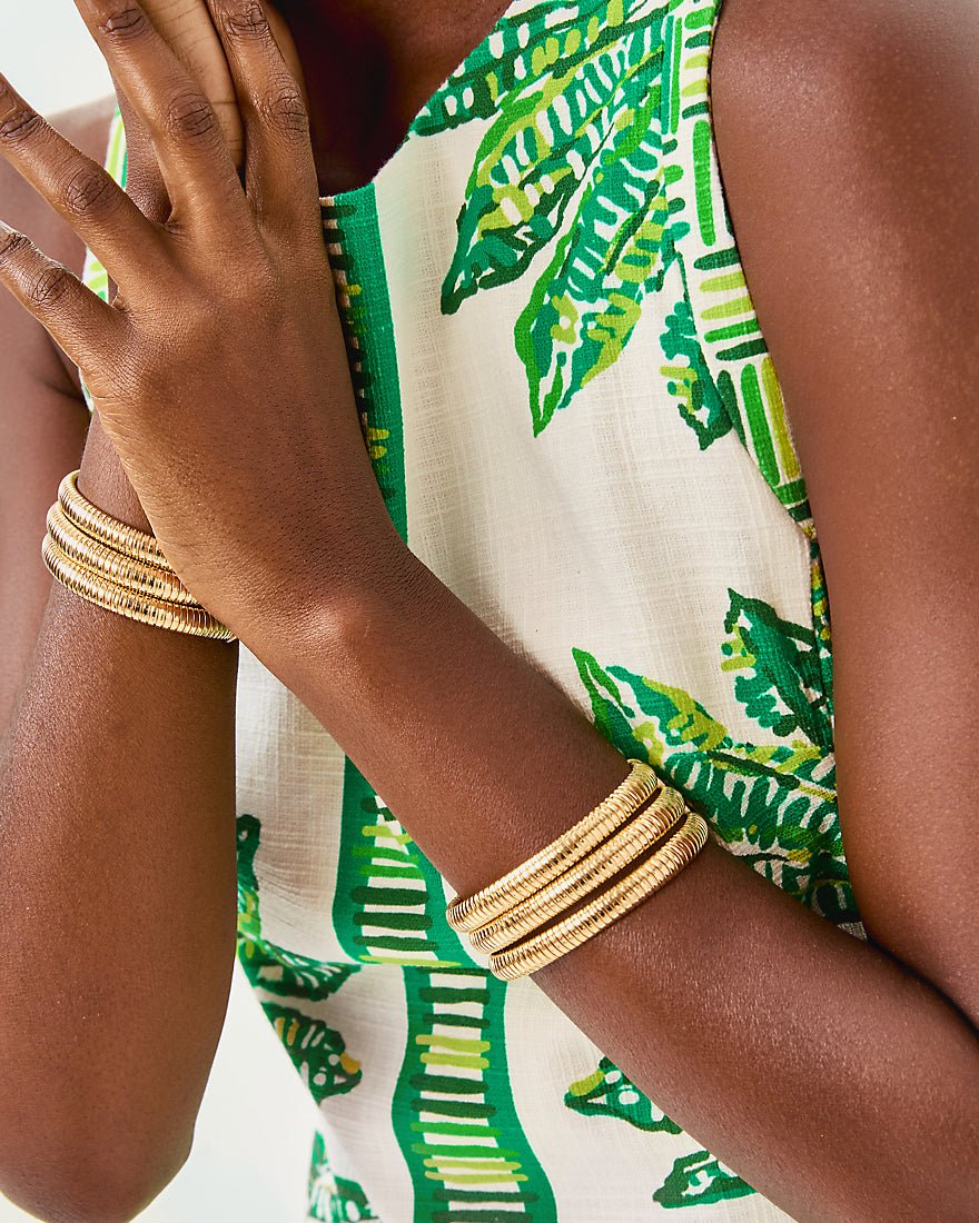 Chevs Kiss Cuff Bracelet - Gold Metallic