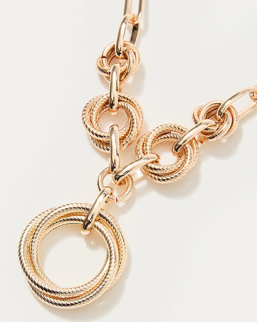 Chevs Kiss Necklace - Gold Metallic