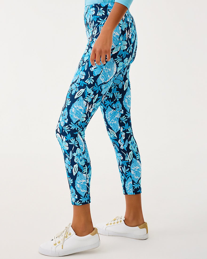Lilly Pulitzer - Weekender High Rise Midi Legging Upf 50 Plus - Low Tide Navy Seashell Splendor
