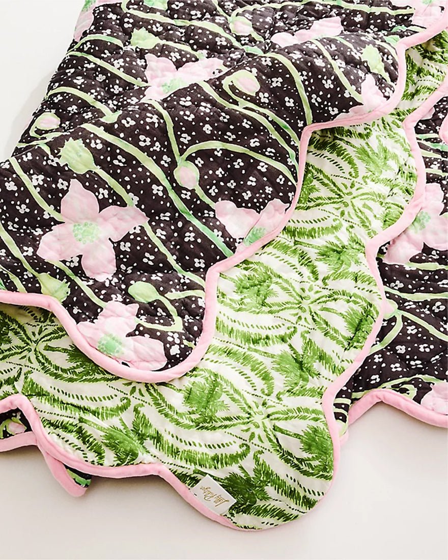 Lilly Pulitzer - Reversible Throw Blanket - Onyx Blushing Blooms