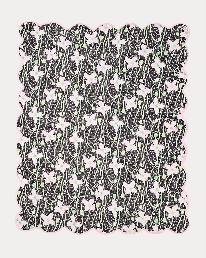 Lilly Pulitzer - Reversible Throw Blanket - Onyx Blushing Blooms