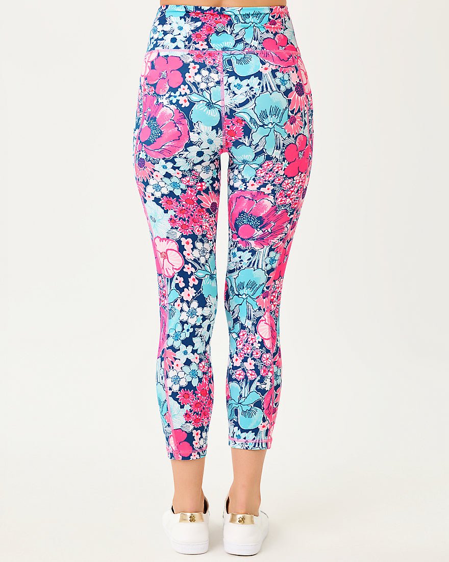 Lilly Pulitzer - Weekender High Rise Crop Legging Upf 50 Plus - Starlight Navy In All Her Glory